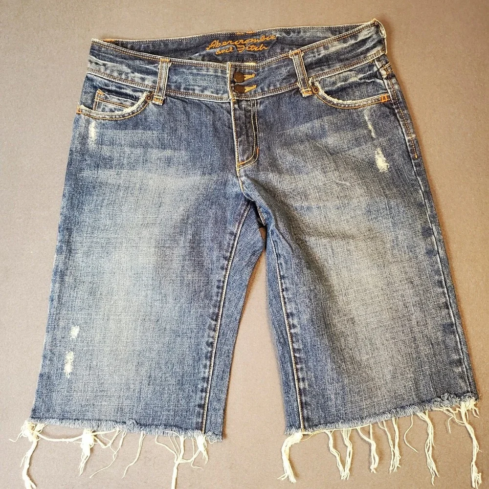 Abercrombie & Fitch Bermuda Jean Shorts Cut Off Sz 4‎ Blue Denim Frayed Hem